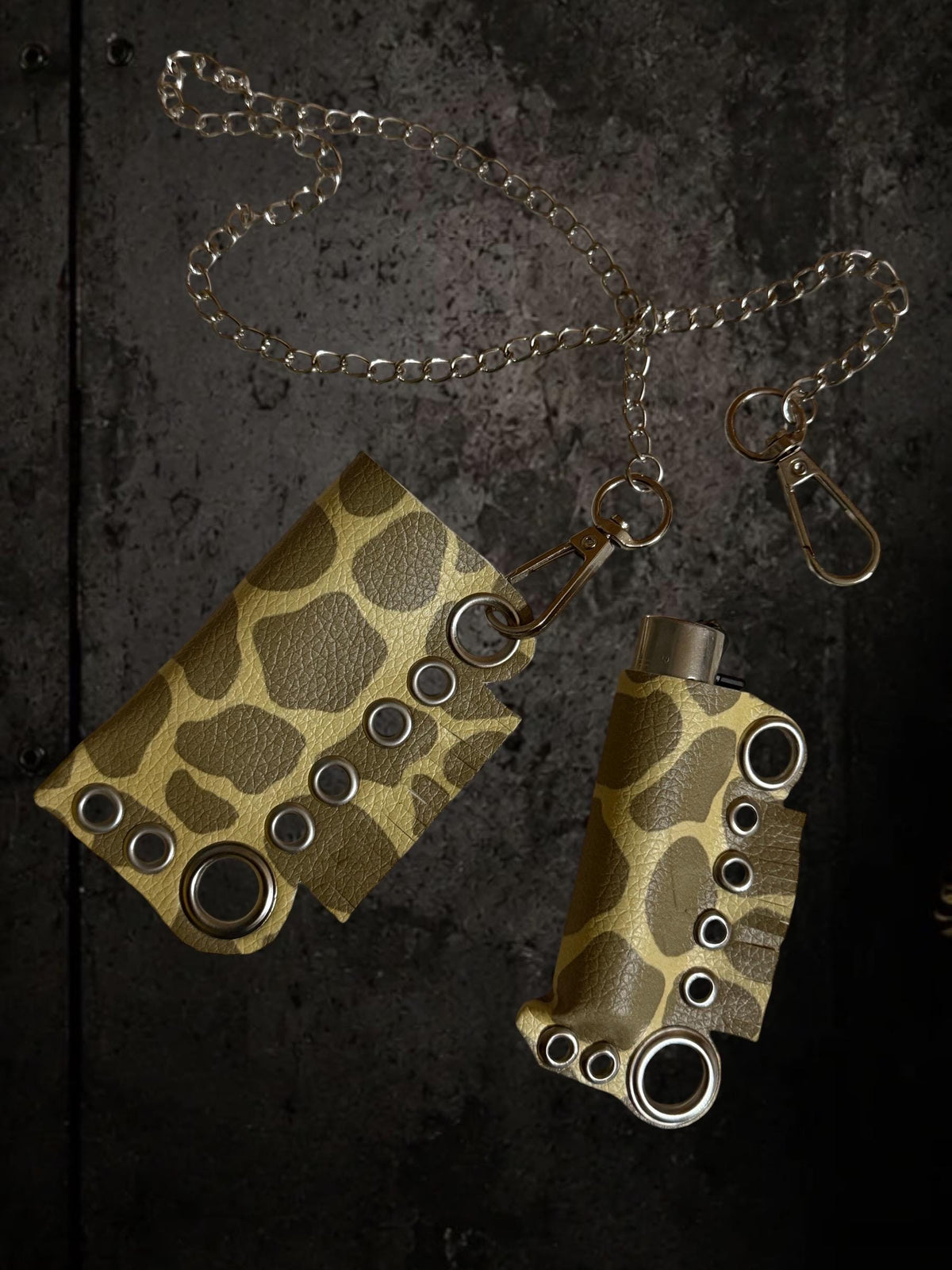 Giraffe Print Lighter Holder – Reinforced Synthetic Leather Case with Detachable Chain, Alternative Keychain Bag Charm