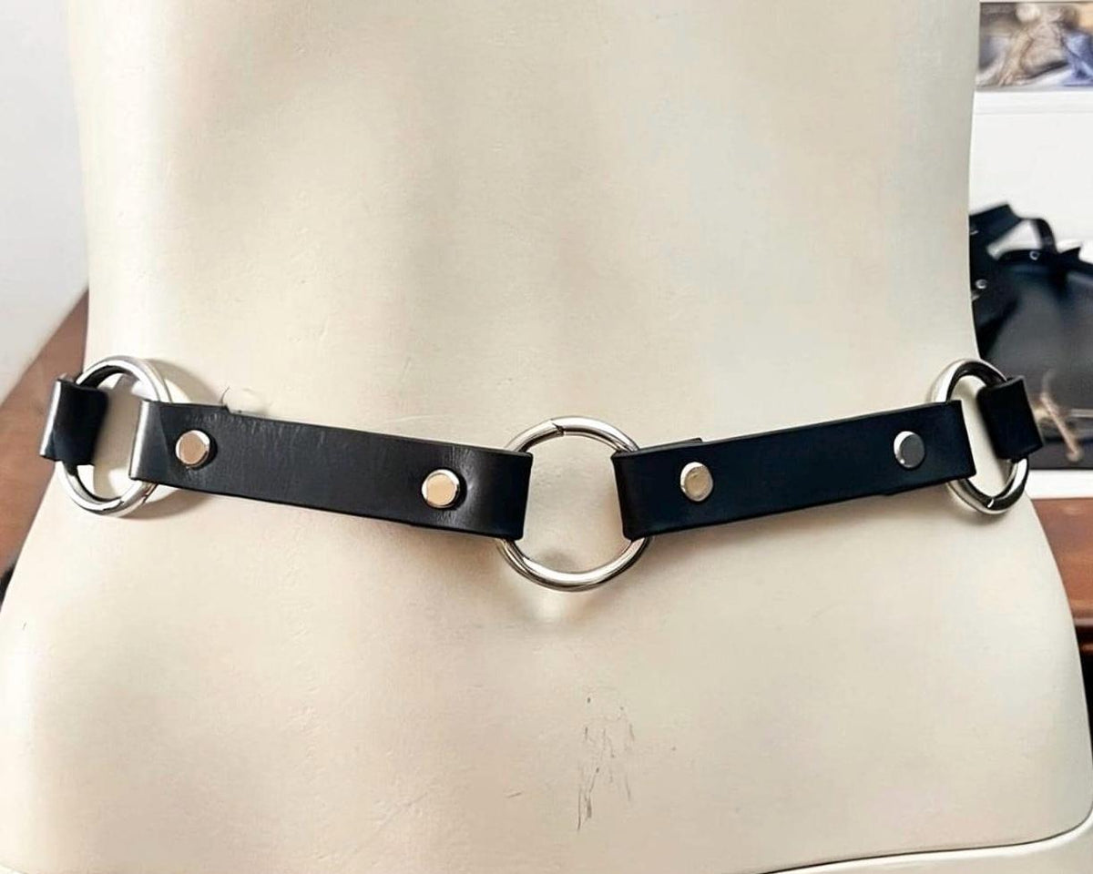 Modular Belt Strap: Leather, Stainless Steel Hardware, Versatile Accessory