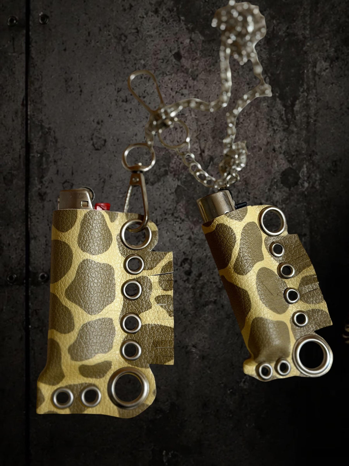 Giraffe Print Lighter Holder – Reinforced Synthetic Leather Case with Detachable Chain, Alternative Keychain Bag Charm