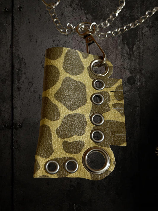 Giraffe Print Lighter Holder – Reinforced Synthetic Leather Case with Detachable Chain, Alternative Keychain Bag Charm