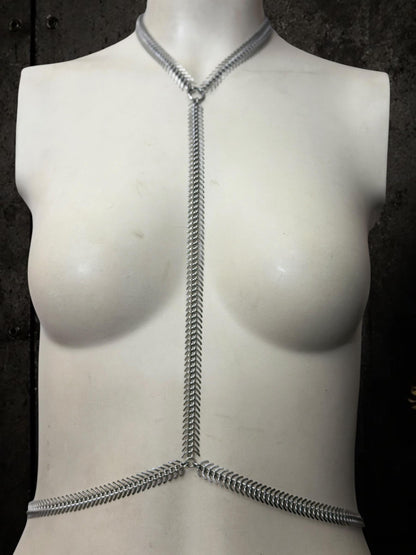 Full frontal white mannequin with spine body chain, slim central column and waist branch, punk and gothic styling ready